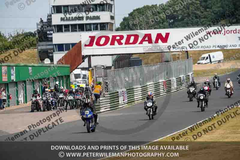 Vintage motorcycle club;eventdigitalimages;mallory park;mallory park trackday photographs;no limits trackdays;peter wileman photography;trackday digital images;trackday photos;vmcc festival 1000 bikes photographs